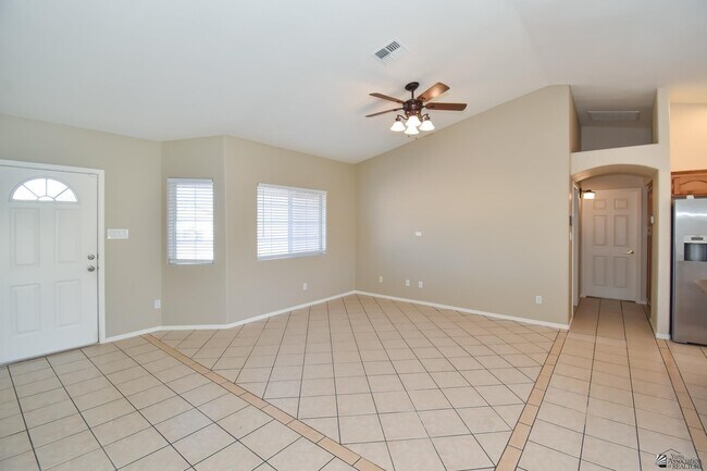 Foto del edificio - 9673 E 38th St