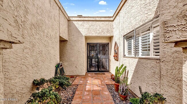 Building Photo - 8188 E Del Cuarzo Dr