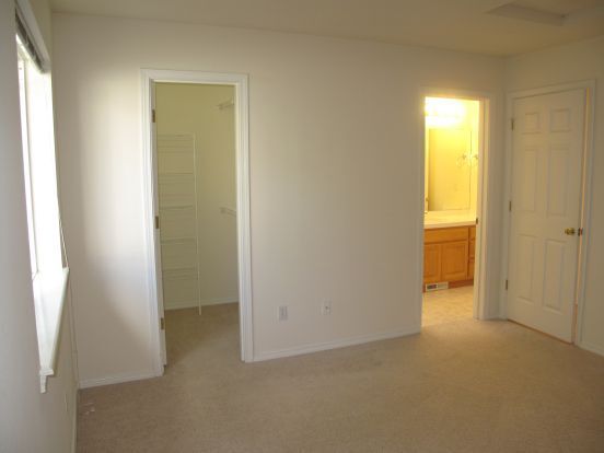 Foto del edificio - Cozy 2 Bed/2 Bath Townhome AVAILABLE NOW!!