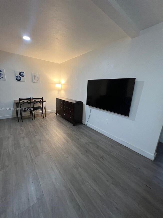 Foto del edificio - 635 SW 16th Ave
