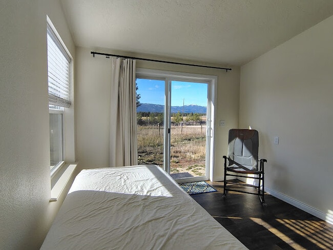 Foto del edificio - 13060 Eld Ln