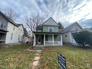 Building Photo - 832 Columbia Ave