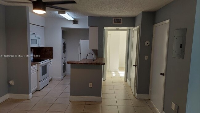 Building Photo - 15231 SW 80th St