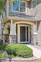 Building Photo - 6484 Ivy Way
