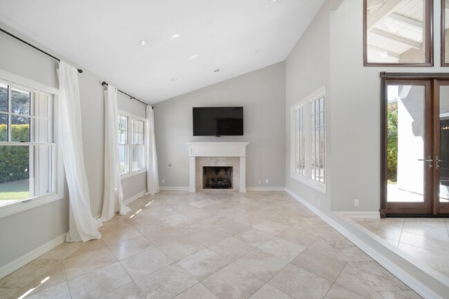 Foto del edificio - 29131 Kensington Dr