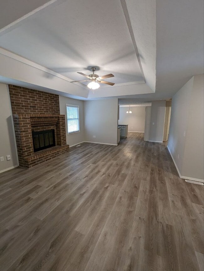 Building Photo - Kickapoo High District w/ Walk-In-Closet