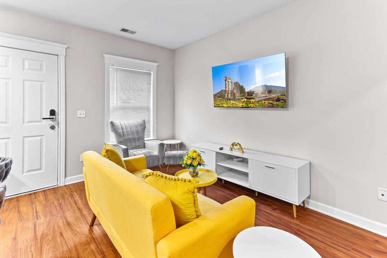 Foto principal - 701 E Kirby St