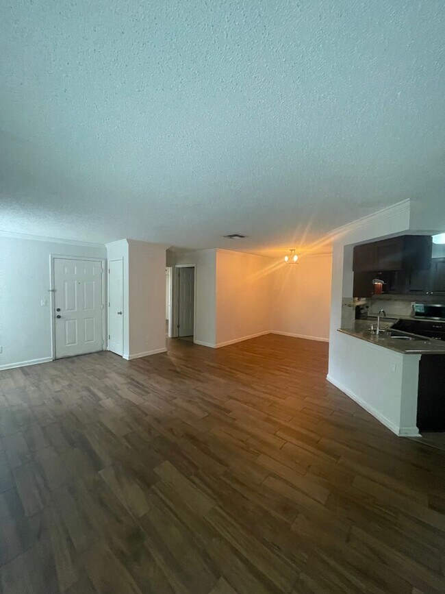 Building Photo - Beautiful Lake Front 2/2 Condo Near UCF !!!!