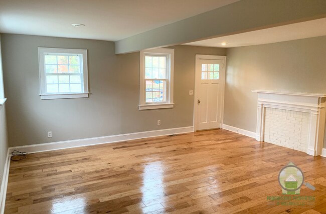 Building Photo - 19 Skyland Dr