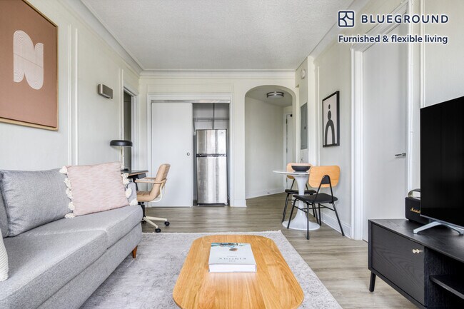 Foto del edificio - 1400 N Lake Shore Dr