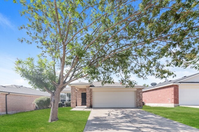 Building Photo - 729 Mahogany Dr