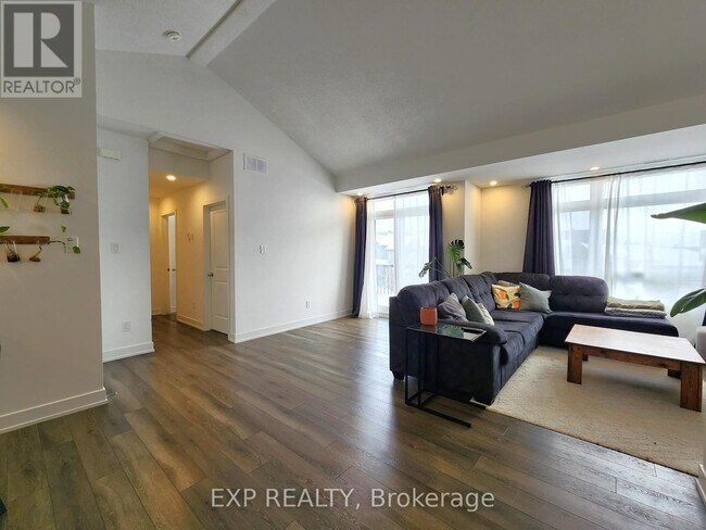 Building Photo - 380 Rolling Meadow Crescent