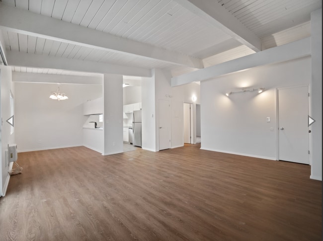 Building Photo - DESIRABLE MILLWOOD NEIGHBORHOOD ON TREE LINED STREET