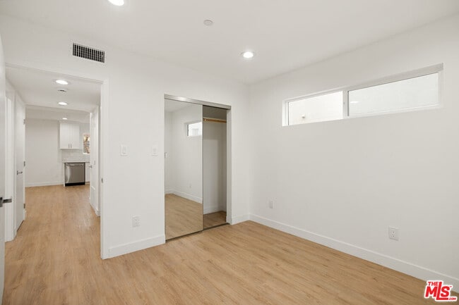 Foto del edificio - 4232 Rosewood Ave