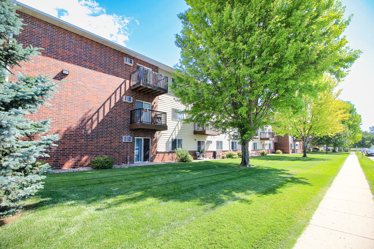 Building Photo - Wilkeshire Apartments