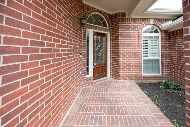 Building Photo - 3006 Reindeer Crescent