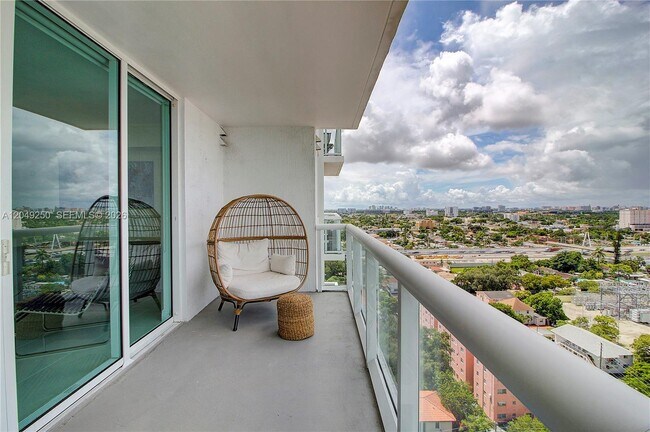 Foto del edificio - 1871 NW S River Dr