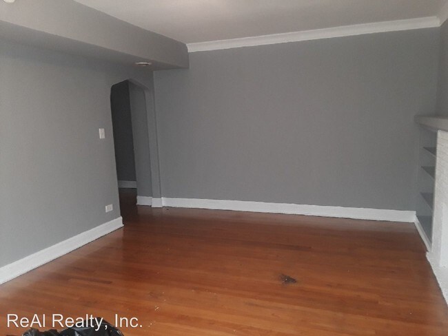 Building Photo - 7601 S Drexel Ave