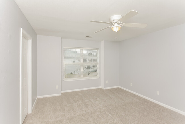 Building Photo - 3 Bedroom Columbia Home