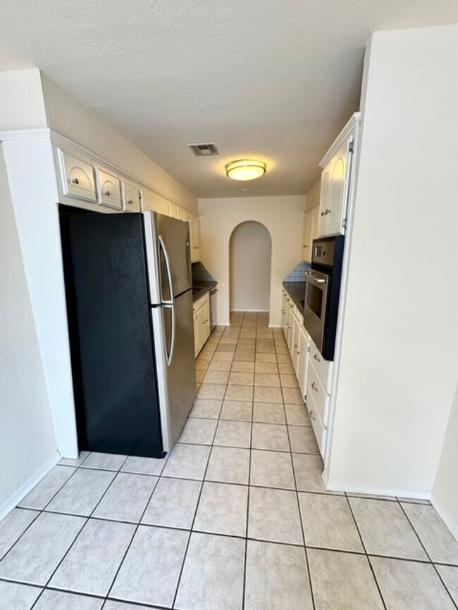 Foto del edificio - 3 bed 2 bath house now available for lease