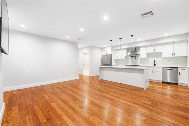 Foto del edificio - 113-115 Falcon St