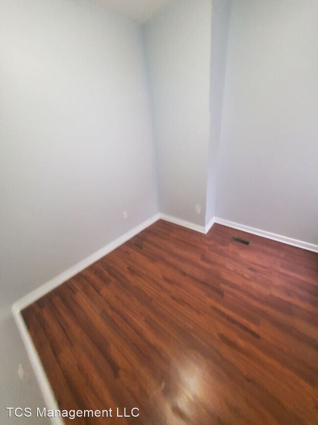 Building Photo - 4 br, 1.5 bath House - 22 West Sharpnack S...