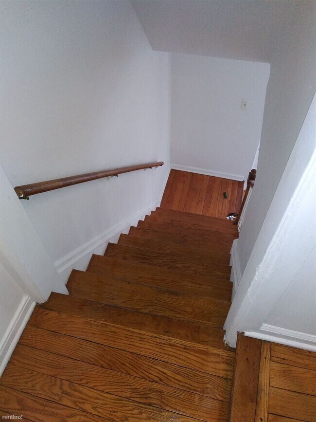 Building Photo - 2 br, 1 bath House - 15818 E 7 Mile Rd