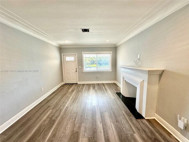 Foto del edificio - 367 NW 153rd St