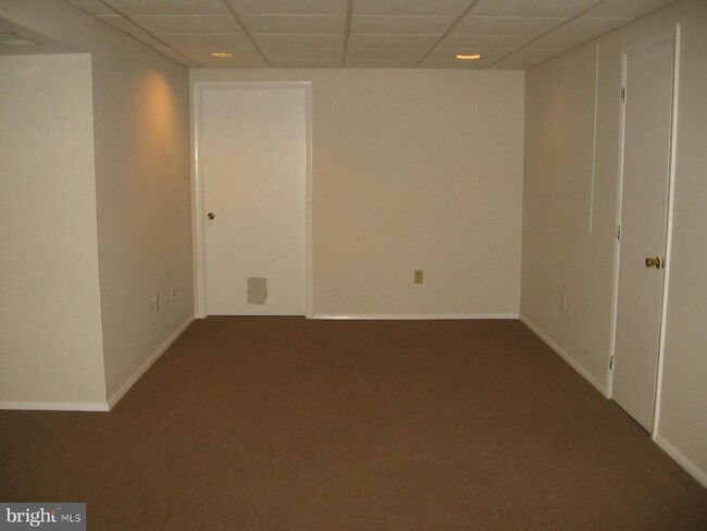 Building Photo - 160 Trotters Lea Ln