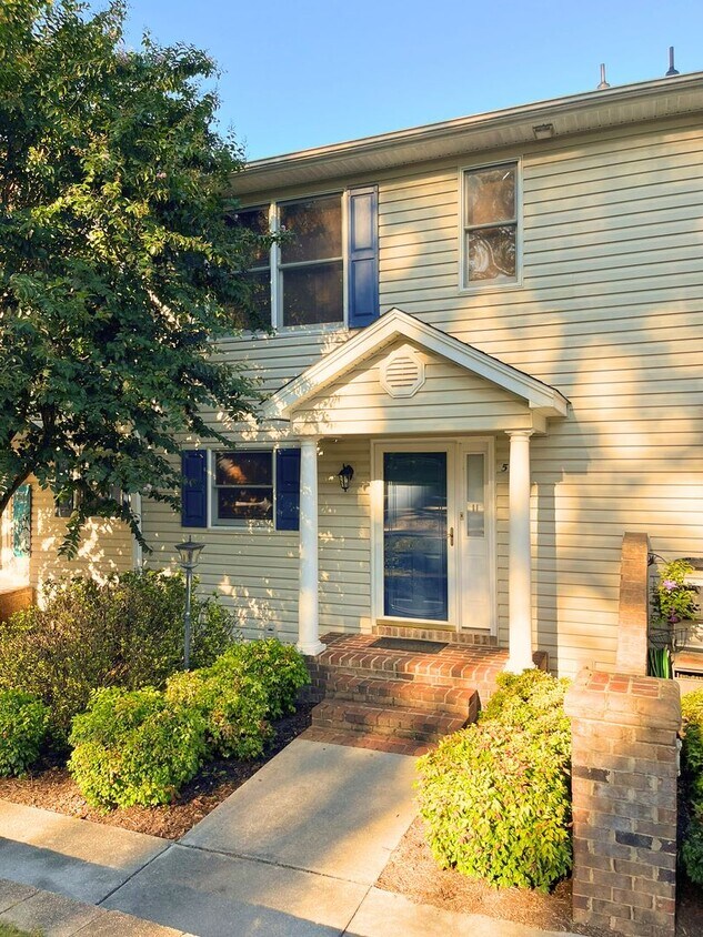 Foto principal - Smith Mountain Lake Furnished Townhouse