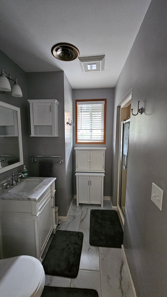 Foto del edificio - 3230 NW Norwood Dr