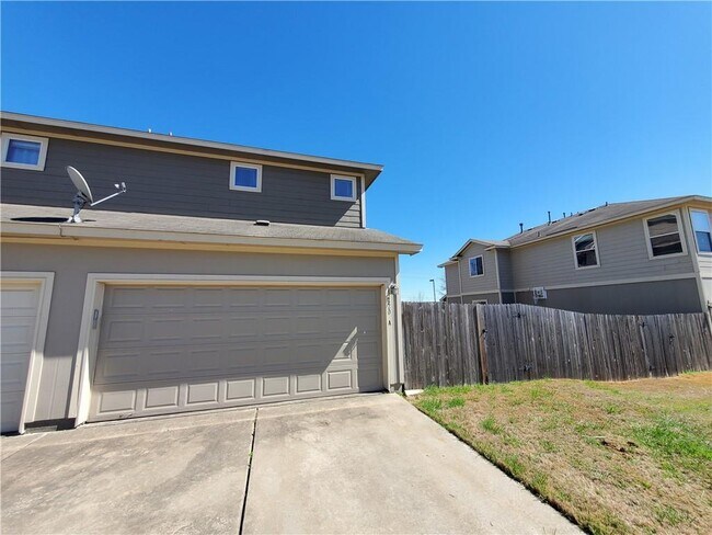 Foto del edificio - 13720 Harris Ridge Blvd