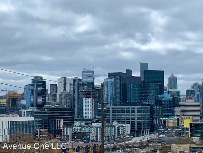 Foto del edificio - 2 br, 2 bath House - 1011 5th Ave N #302