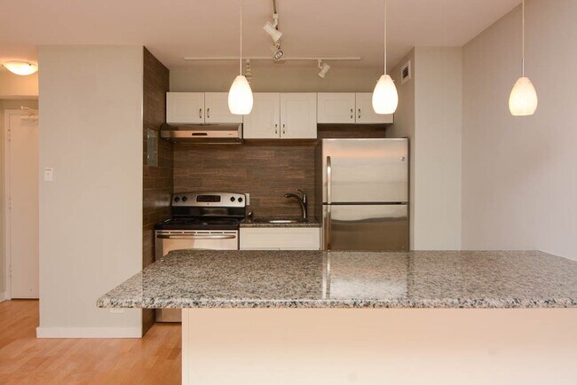 Foto del edificio - 450 W Wellington Ave