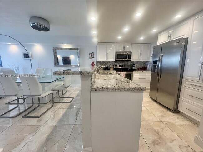 Foto del edificio - 3800 S Ocean Dr