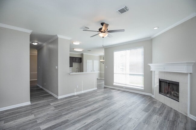 Building Photo - 18135 Somerset Knolls Ct