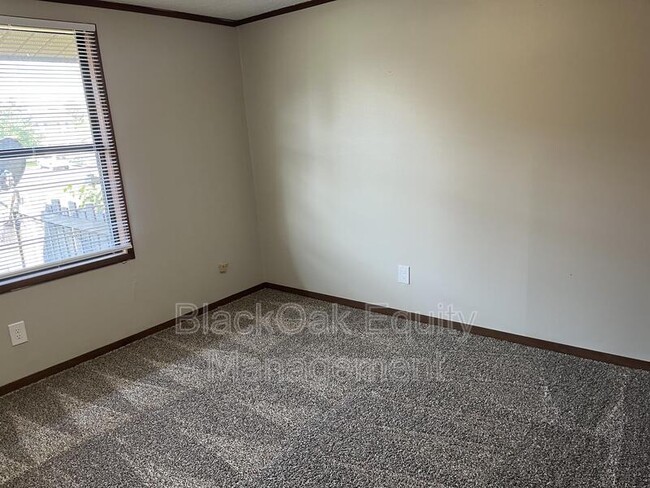 Building Photo - 108 Slate Run