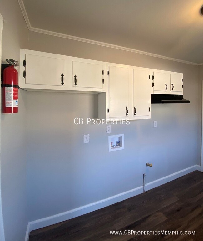 Building Photo - $400 off Reservation Fee!