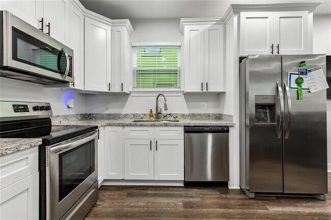 Building Photo - 3015 Wall Blvd