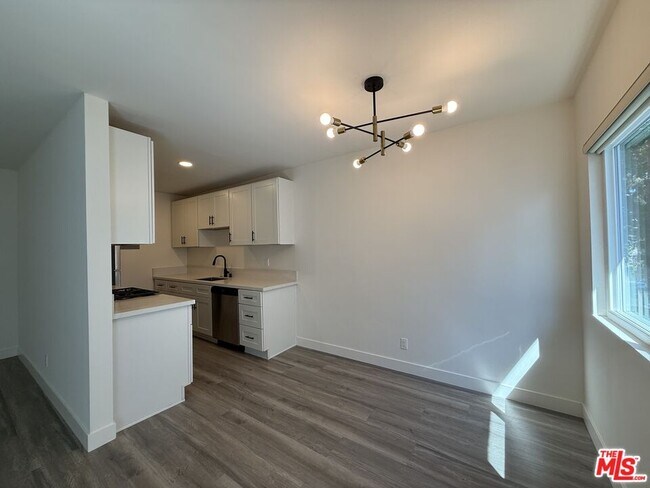 Foto del edificio - 3707 S Canfield Ave