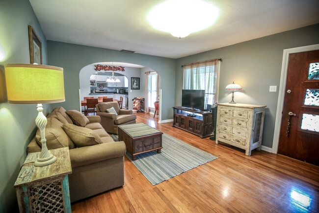 Foto del edificio - 116 Harmon Dr