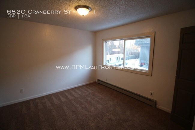 Building Photo - 6820 Cranberry St