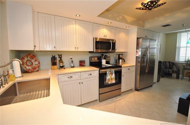 Foto del edificio - 9600 S Ocean Dr