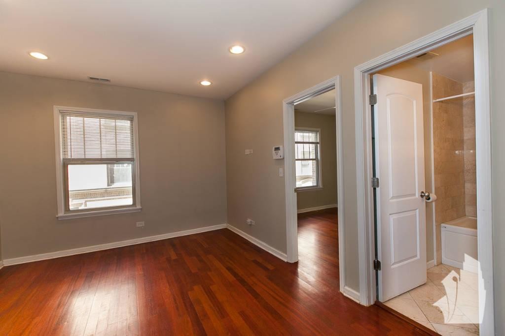 1358 W Greenleaf Ave, Chicago, IL 60626 Condo for Rent in Chicago, IL