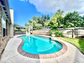 Building Photo - 2123 Hollow Reef Cir