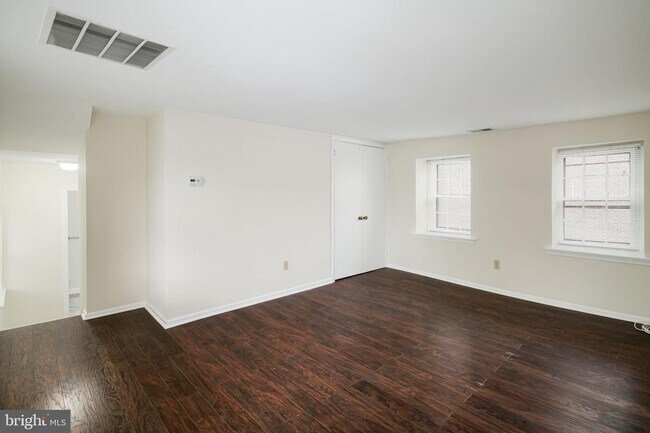 Building Photo - 408 S State St