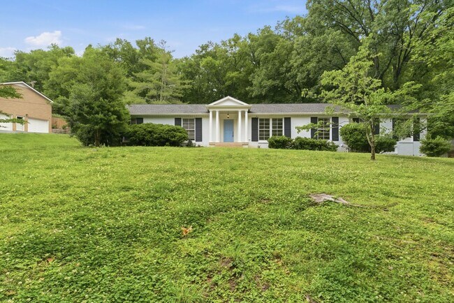 Building Photo - Spacious Ranch Home with Screened Porch & Large Yard in West Nashville
