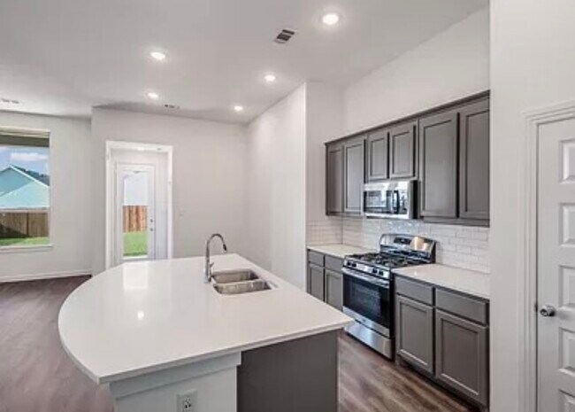Building Photo - 1706 Cherrybrook Ln
