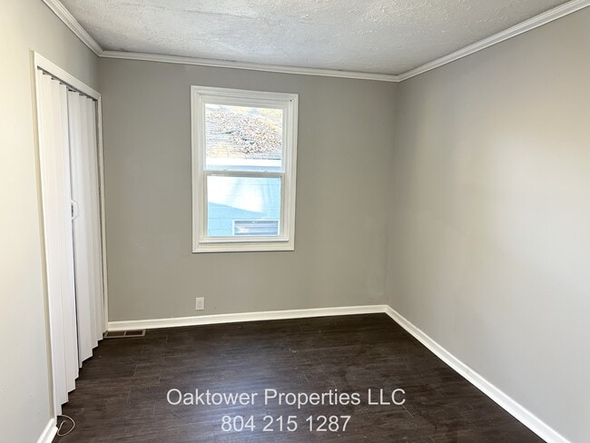 Foto del edificio - 801 Koch Ave