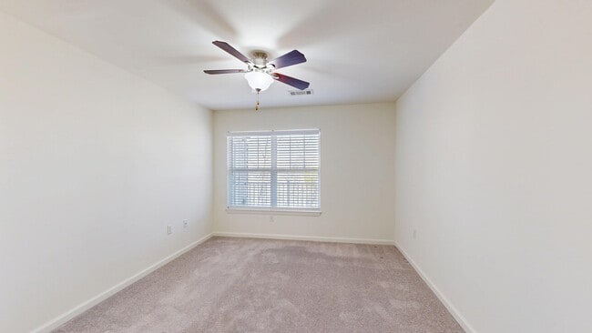 Interior Photo - 14 North